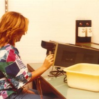 Prácticas en laboratorio de la Facultad de Ciencias Físicas en 1º curso.