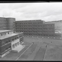 Fachada principal de la Facultad de Ciencias, Sección de  Químicas. [1940-1950]. Fotógrafo: Castellanos